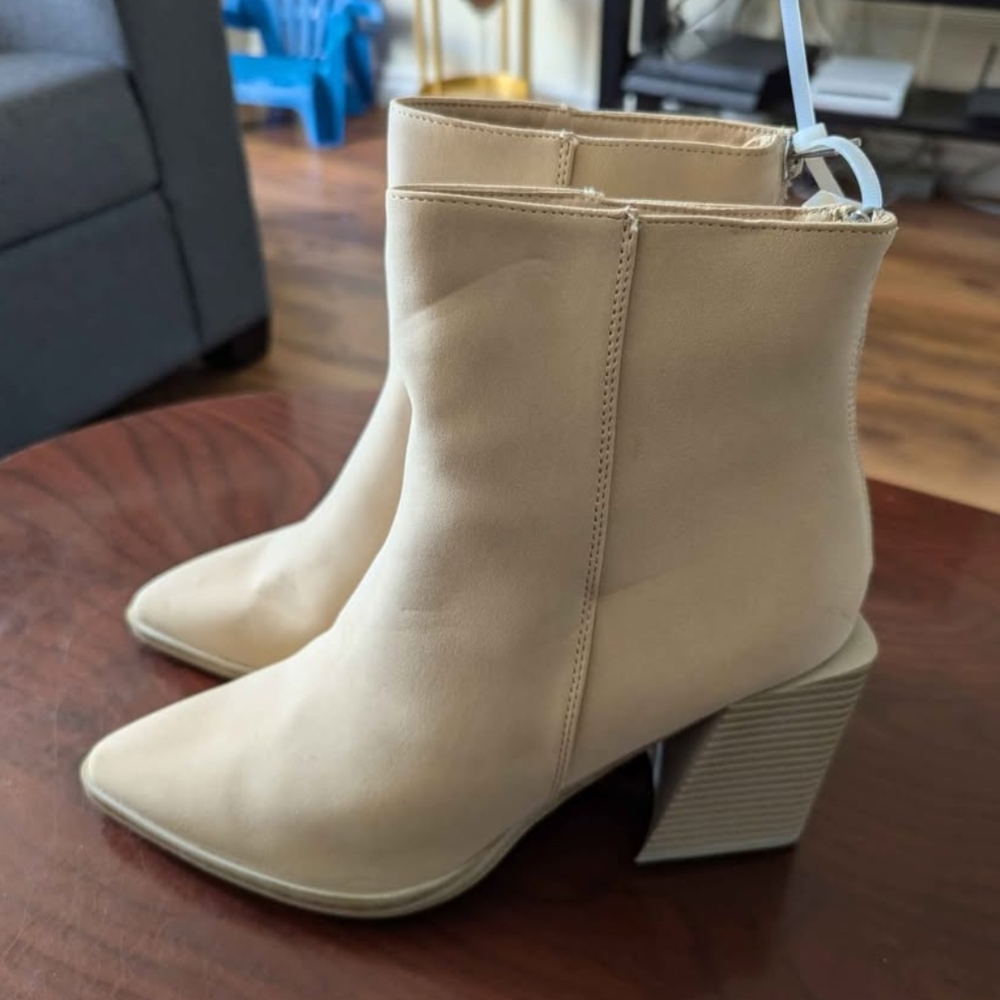 NWOT Elegant Cream Ankle Boots